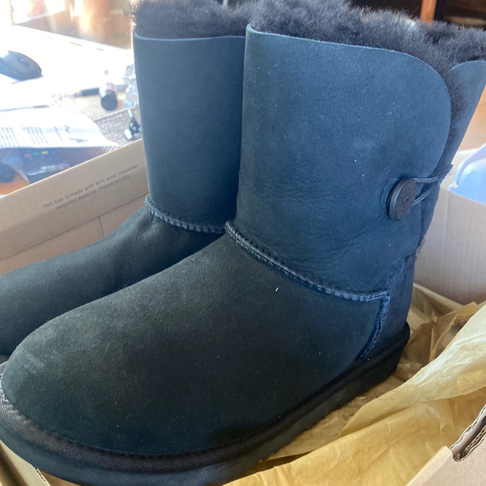 Brand new. Never worn. Water resistant. Black Bailey Button ugg boots size 6